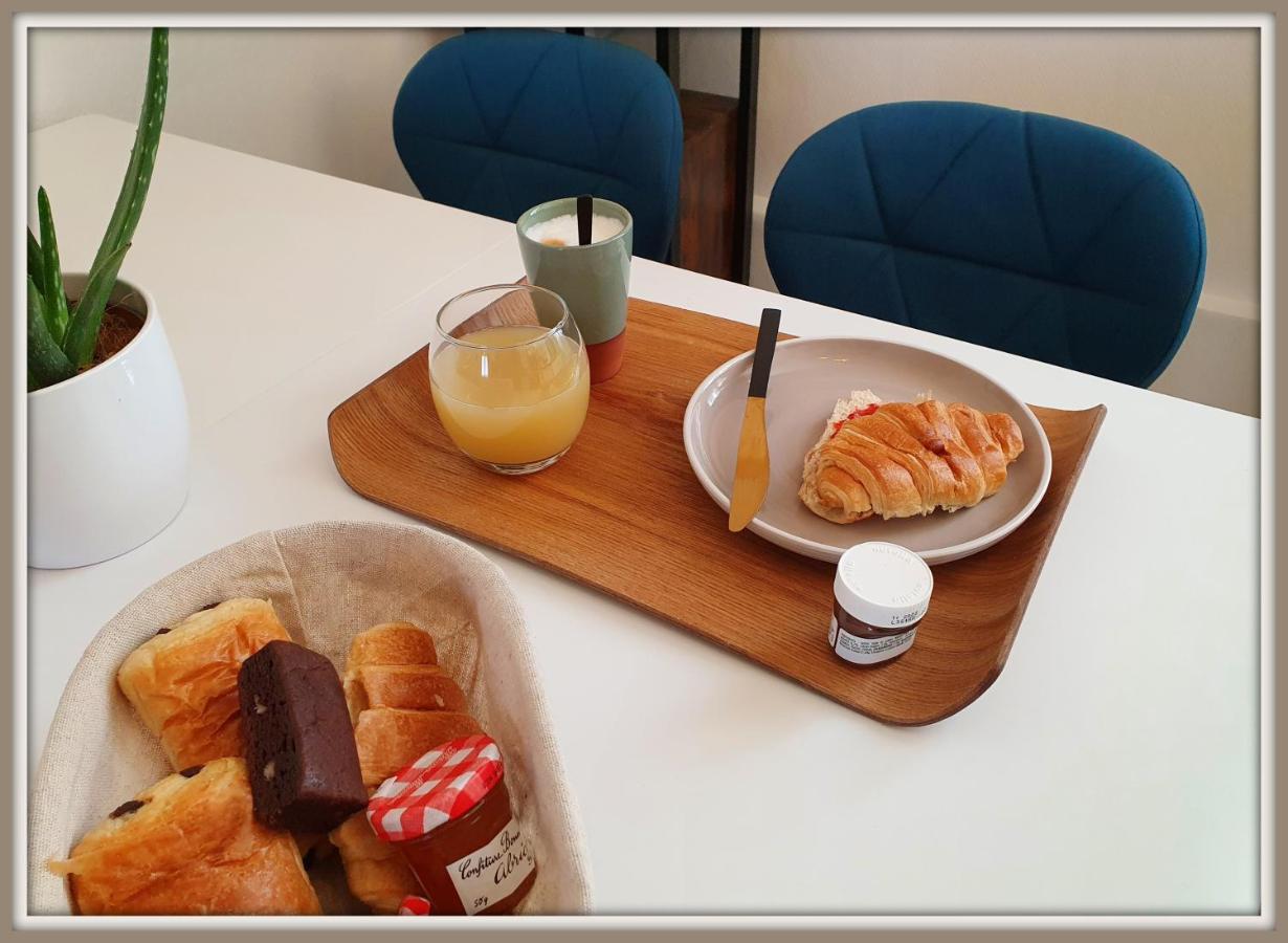 Maison Du Bonheur L Art De Vivre A La Francaise Logement Entier Avec Parking Sainte-Savine ภายนอก รูปภาพ